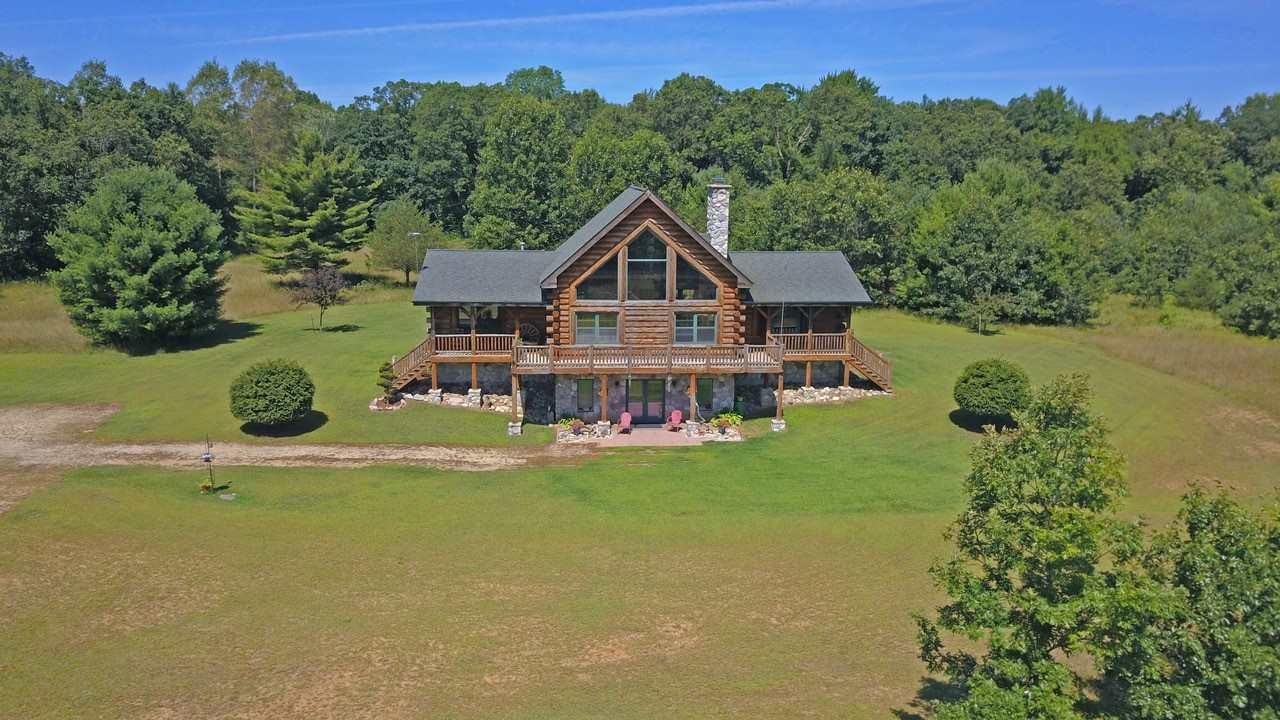 W4380 Blackhawk Avenue - Photo 1