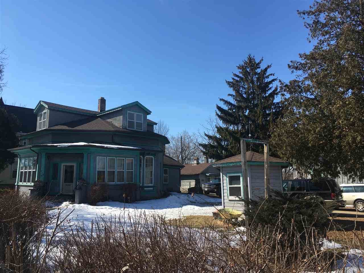 276 Linden Street - Photo 1