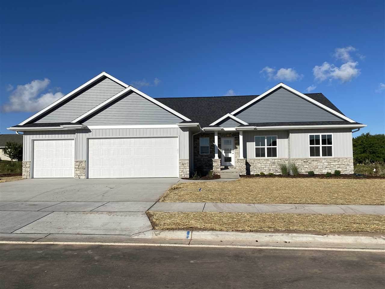 927 Mendota Drive - Photo 1