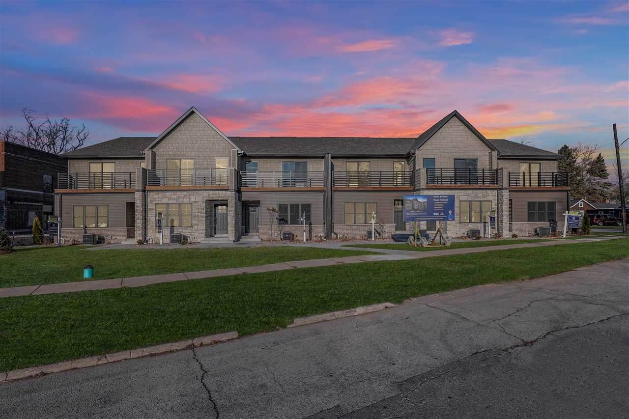 428 Superior Street - Photo 1