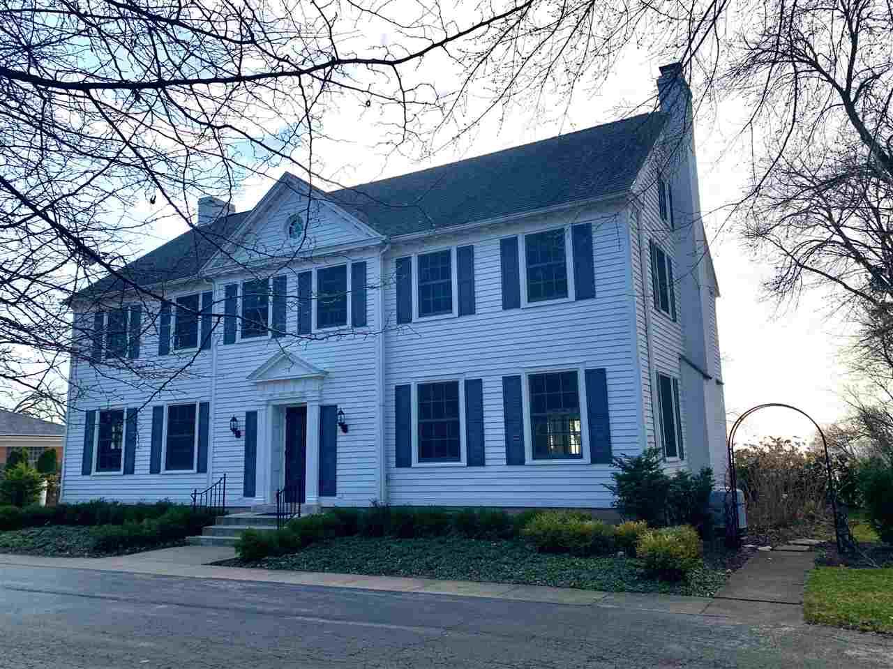 114 Lakeshore Avenue - Photo 1