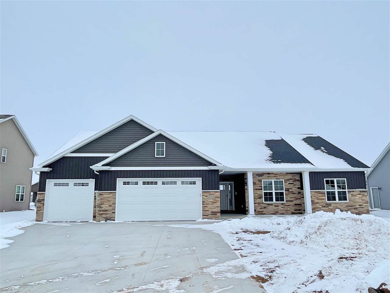 2034 Big Bend Drive - Photo 1