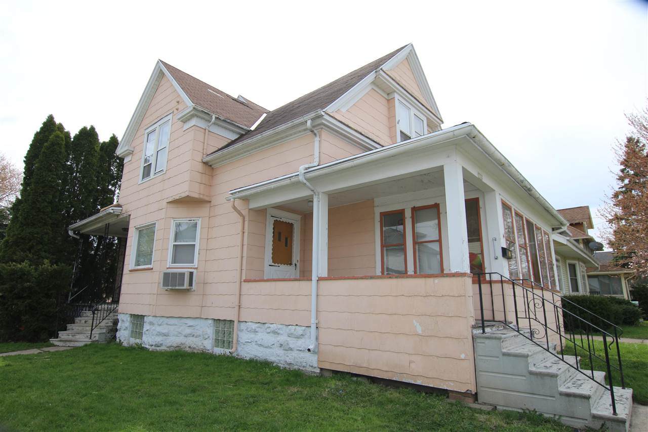 752 Franklin Street - Photo 1