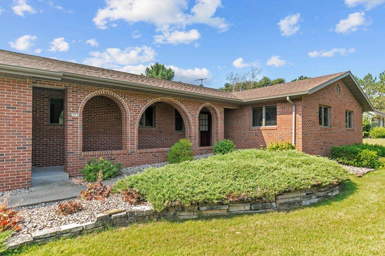 171 8TH Street - Photo 1