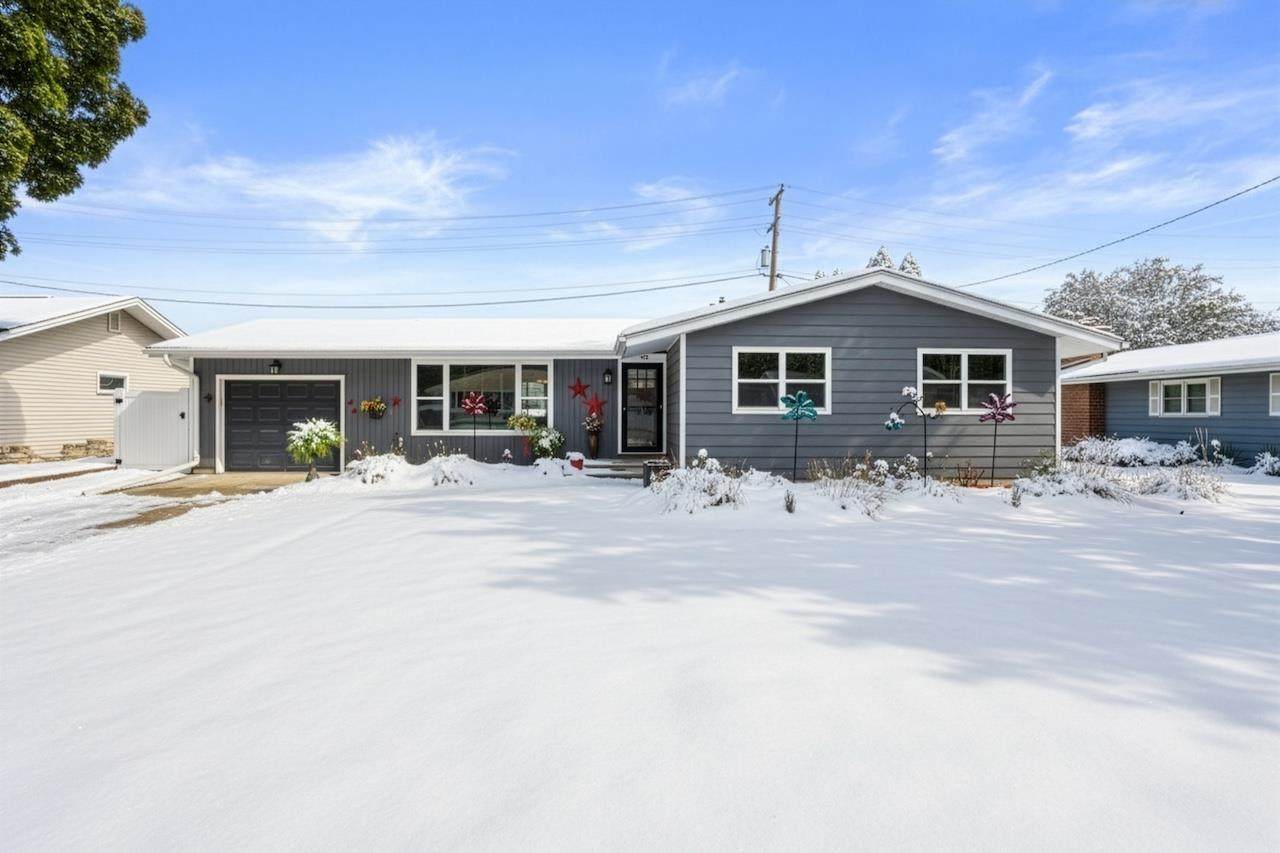 183 Plummer Court - Photo 1