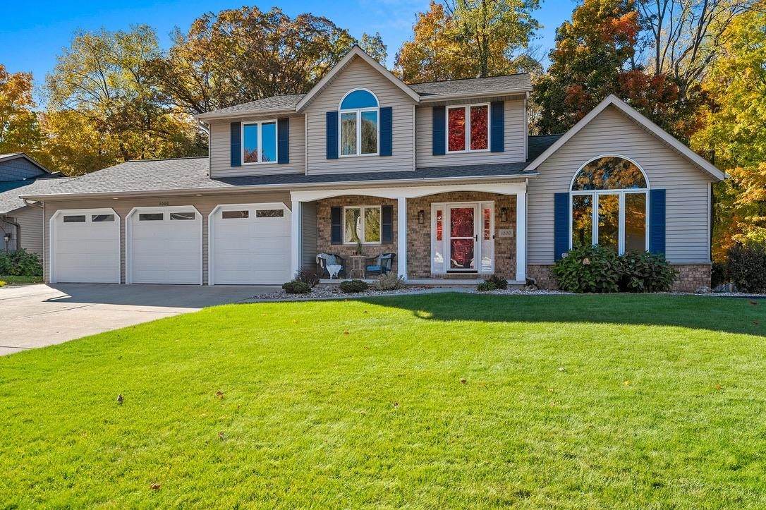 1000 Rolling Green Drive - Photo 1