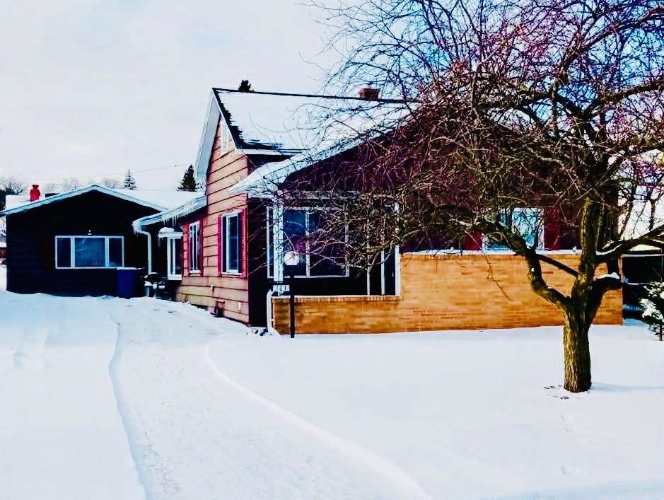 121 Ellis Avenue - Photo 1