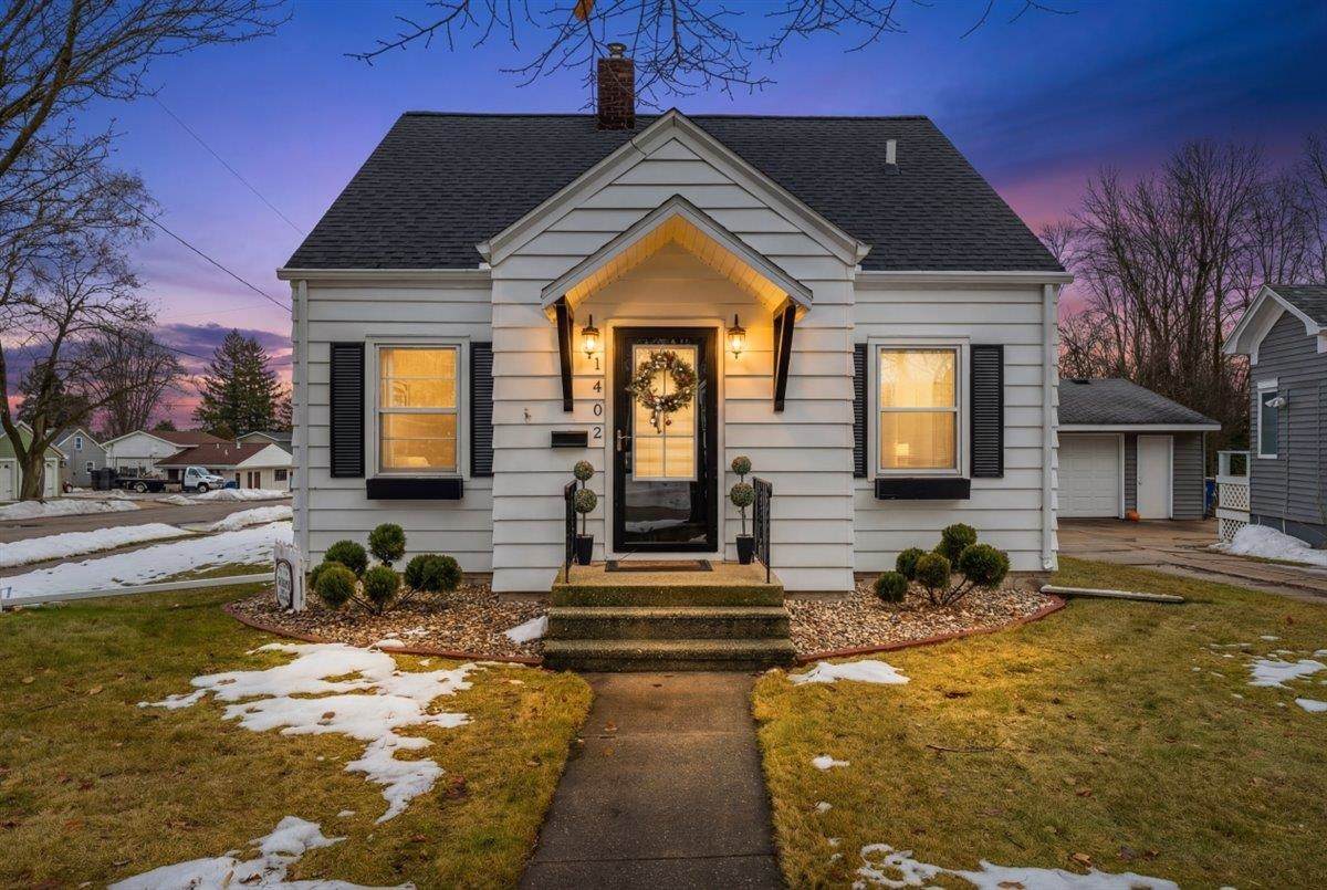 1402 Dodge Street - Photo 1