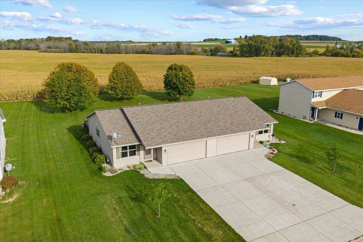 418 Prairie Lane - Photo 1