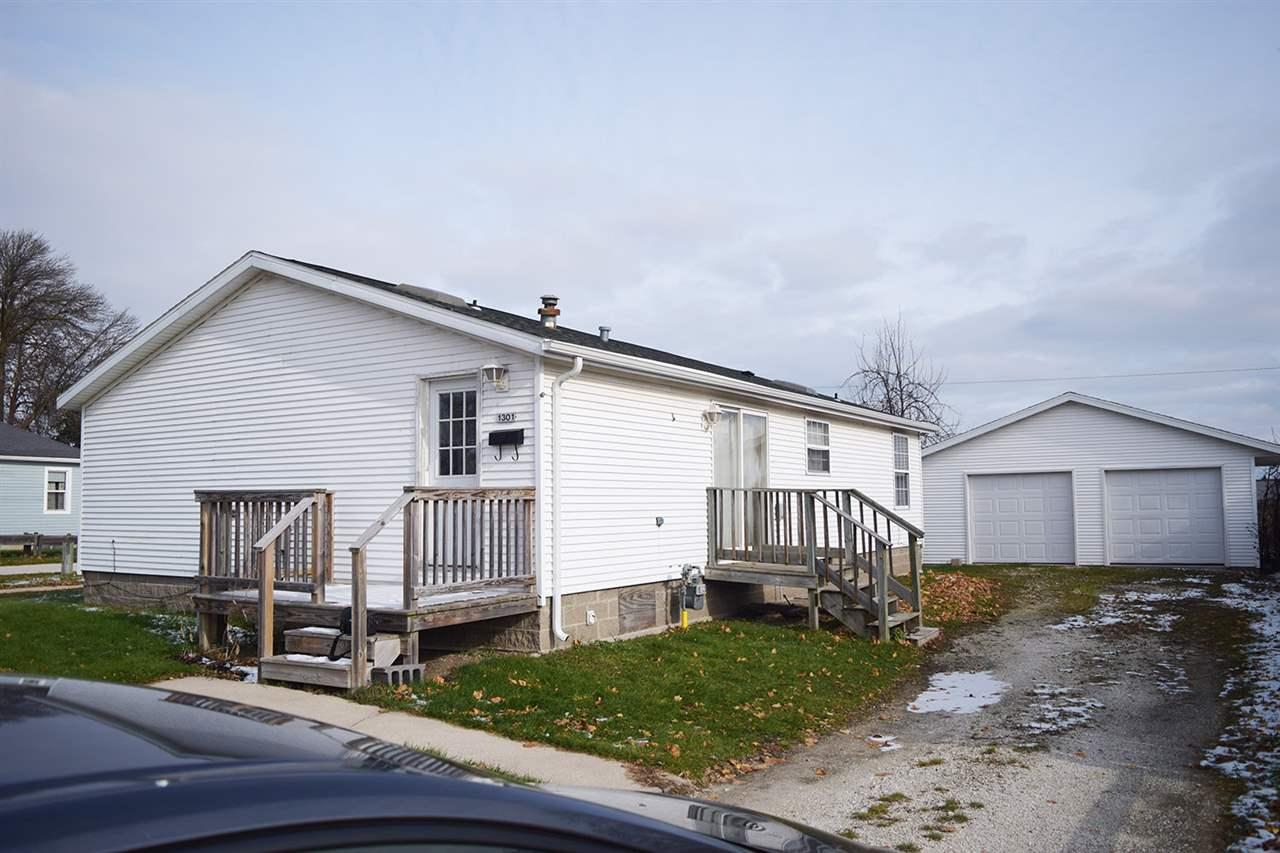 1301 31ST Street - Photo 1