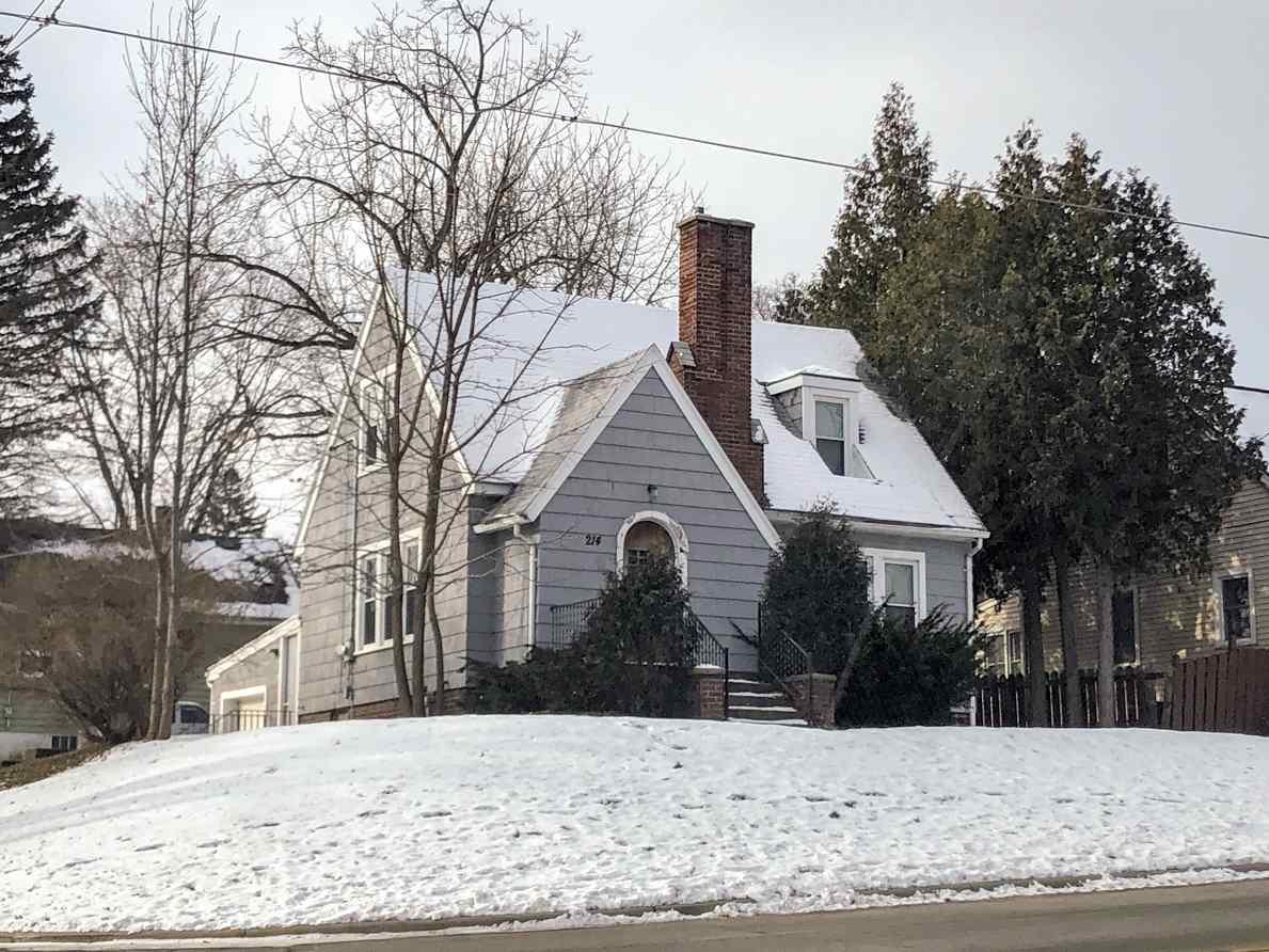 214 Allouez Avenue - Photo 1