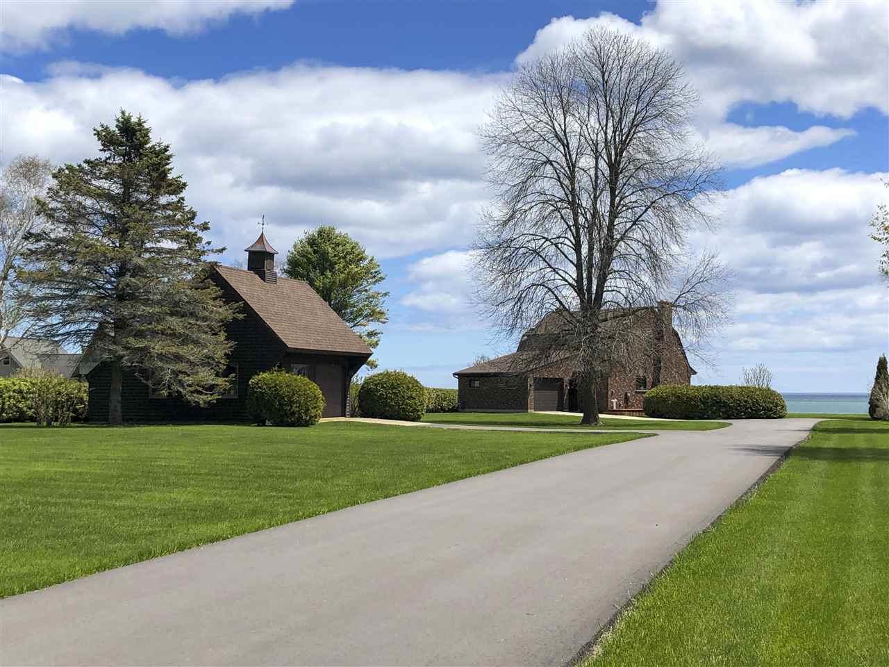 740 Lakeview Drive - Photo 1
