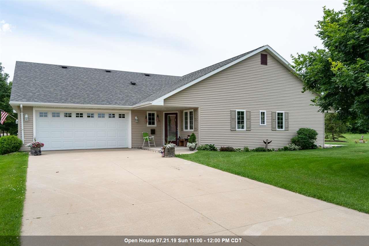 593 Oak Street - Photo 1
