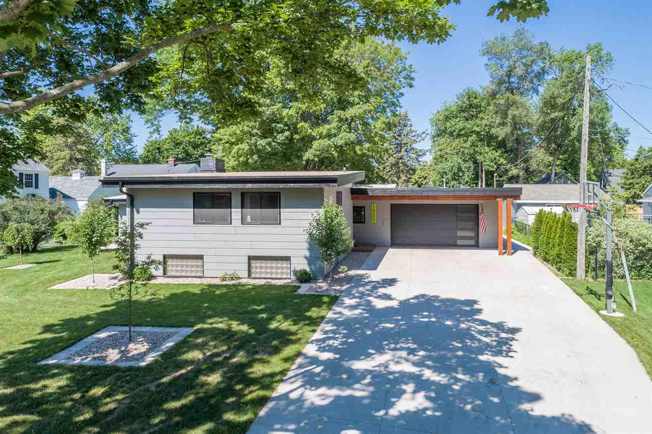 1323 Oakcrest Court - Photo 1