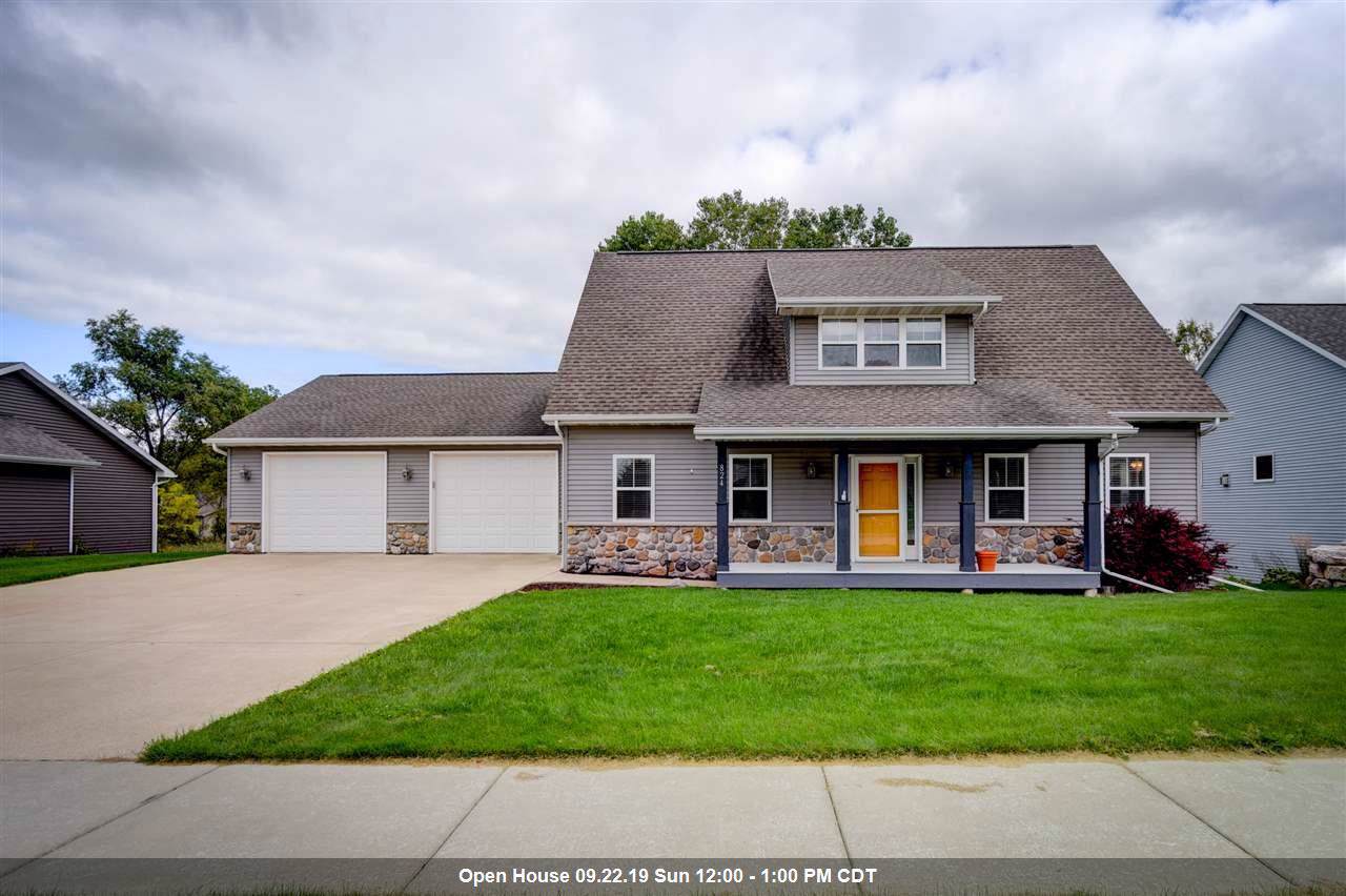 824 Renee Court - Photo 1