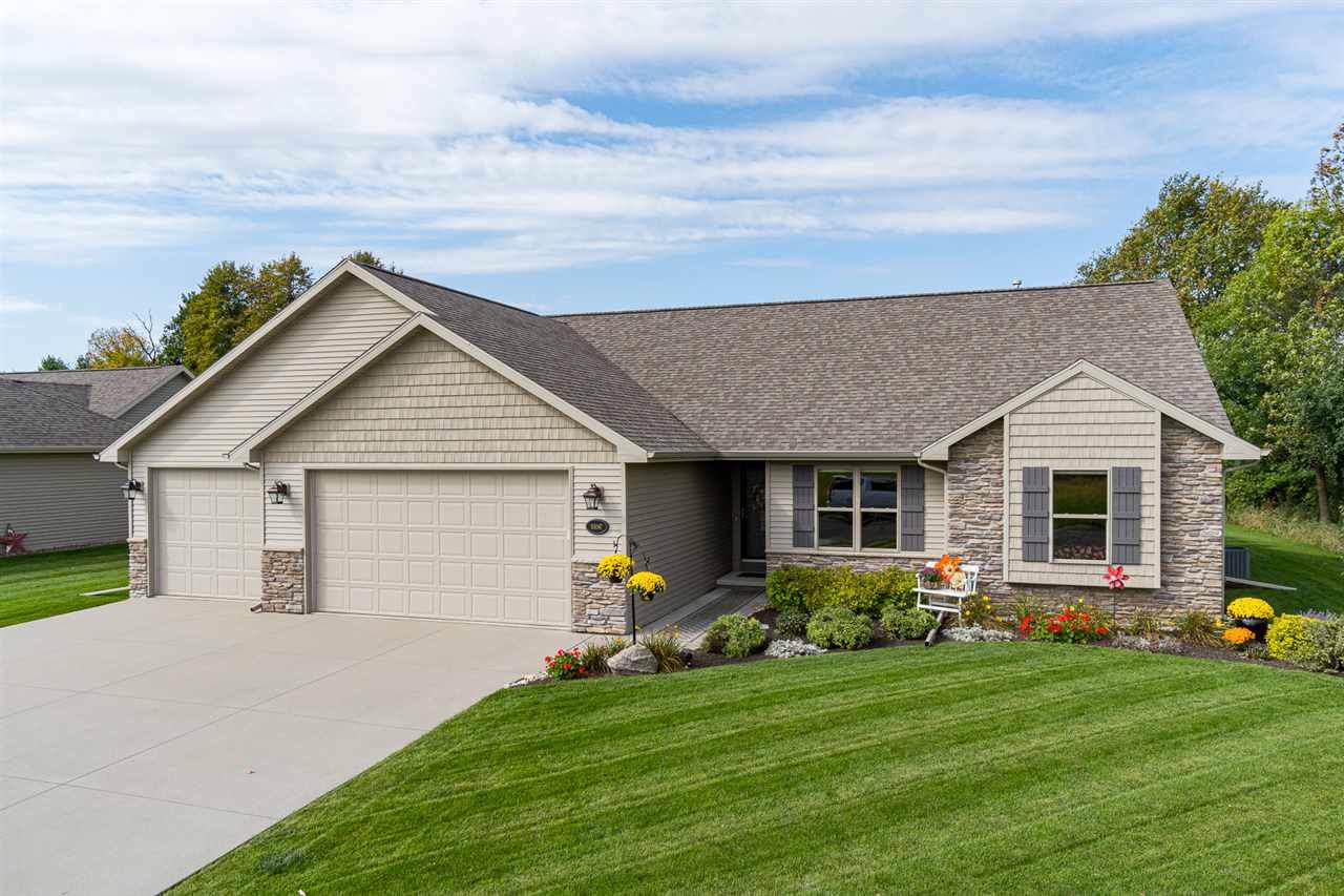 N1097 Summer Breeze Lane - Photo 1
