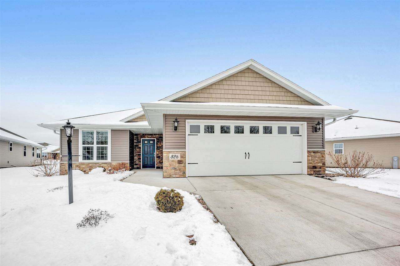 826 Mahogany Circle - Photo 1