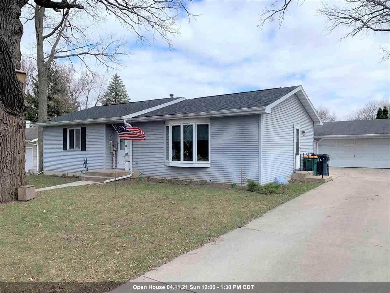 735 Martin Avenue - Photo 1