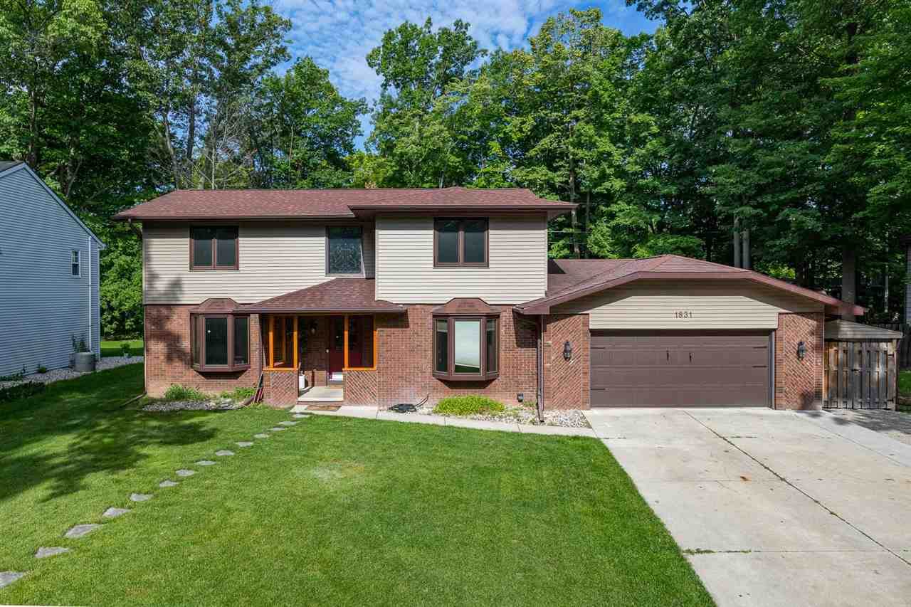 1831 Lee Street - Photo 1