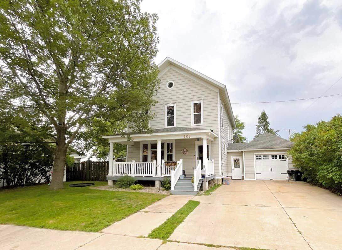 908 Oddfellow Street - Photo 1