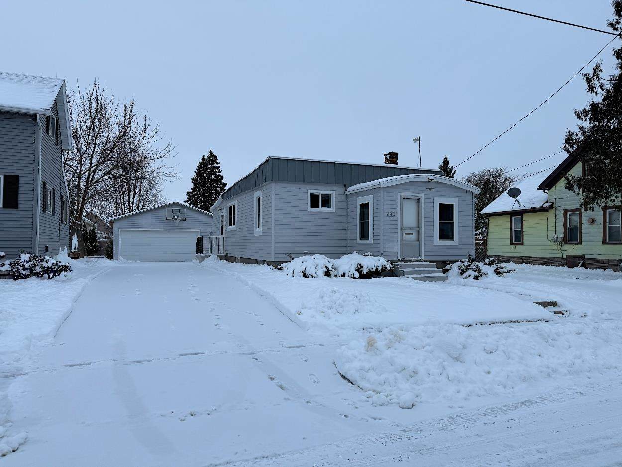 843 Bismarck Avenue - Photo 1