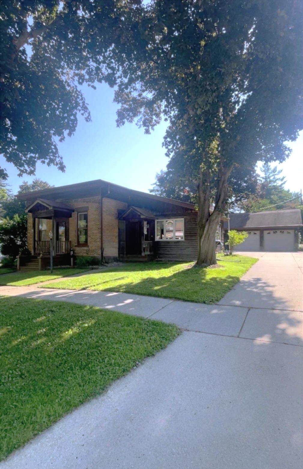 208 Capron Street - Photo 1