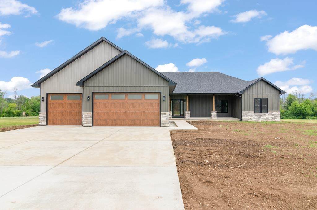 583 Willow Drive - Photo 1