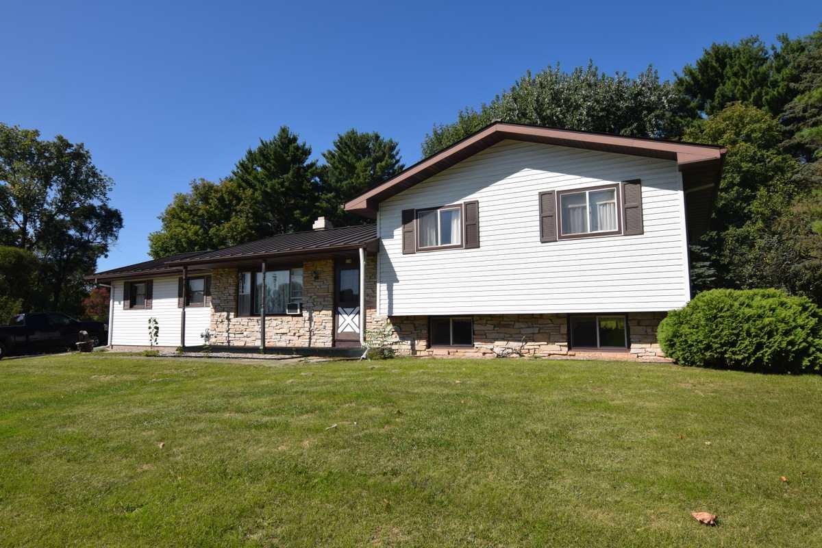 574 4TH Street - Photo 1