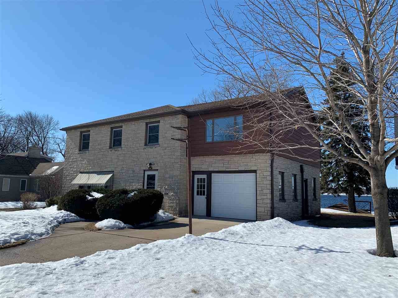 656 Lakecrest Drive - Photo 1