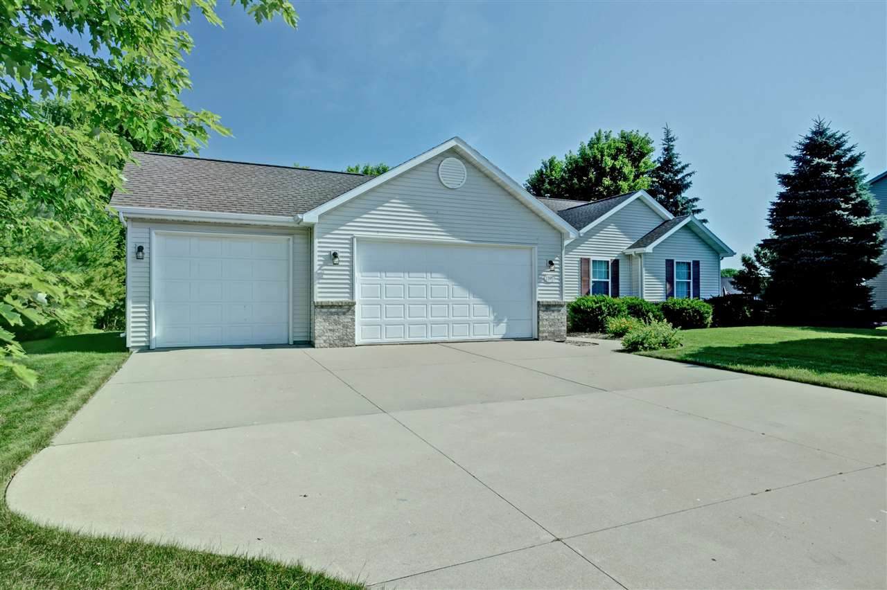 2395 Deerpath Circle - Photo 1
