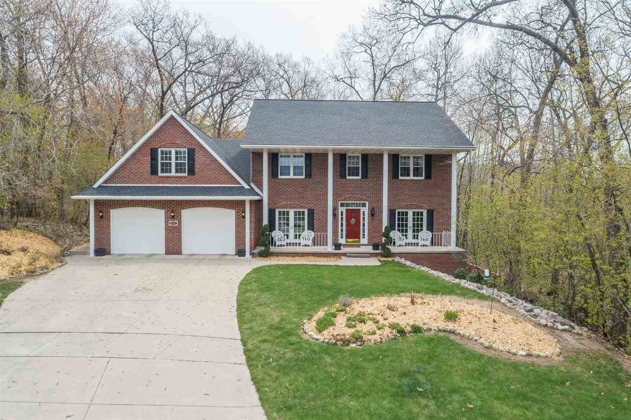 905 Mt Hood Court - Photo 1
