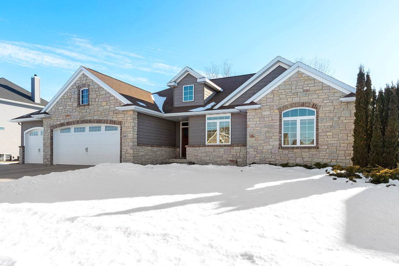 1398 Angels Path - Photo 1