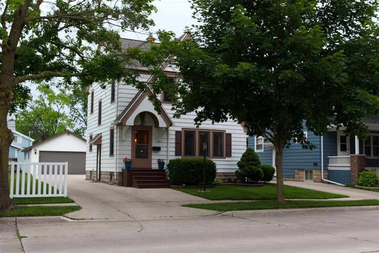 240 9TH Street - Photo 1