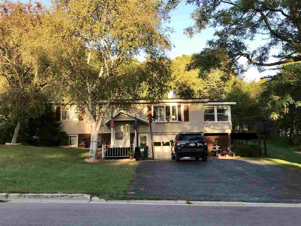 533 Van Dyke Avenue - Photo 1