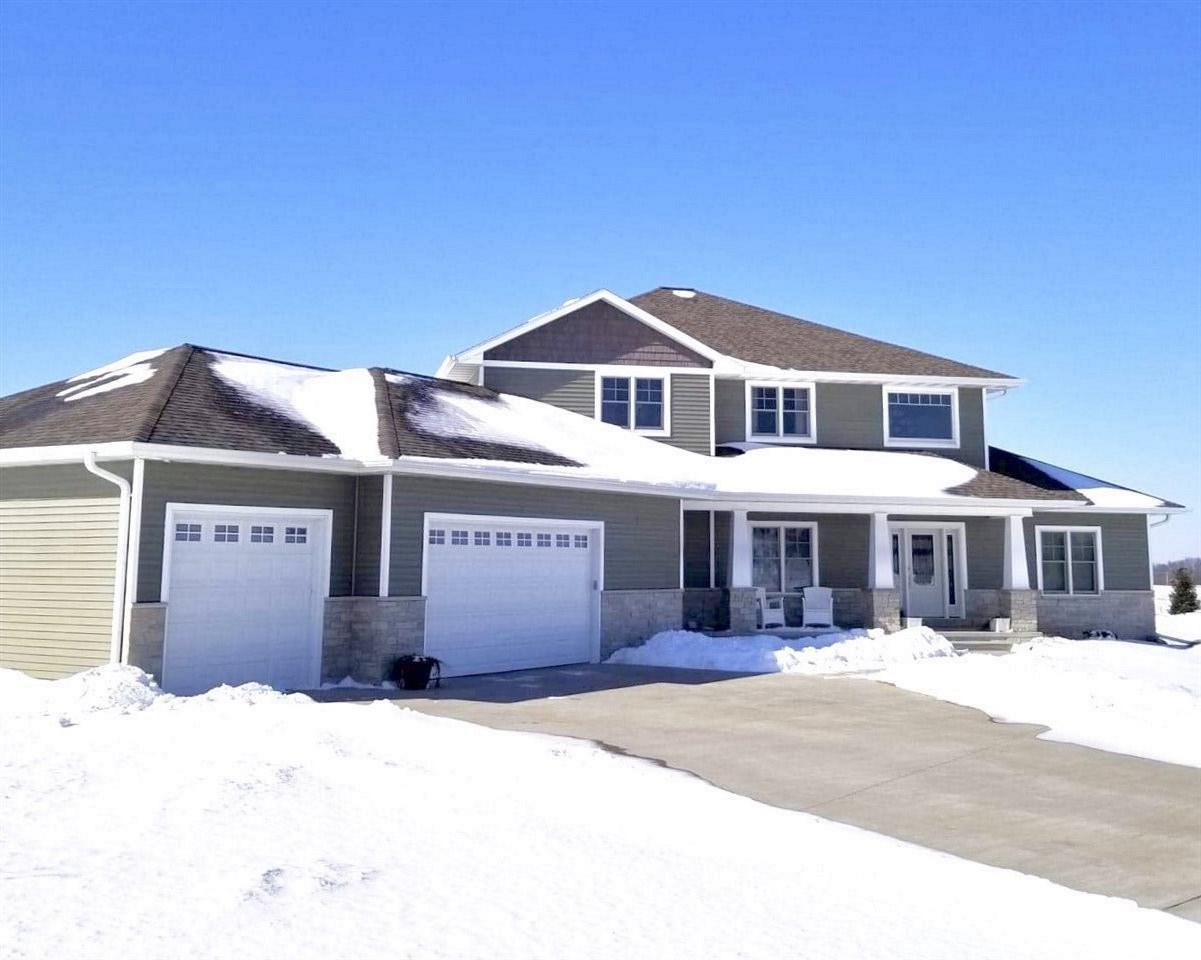 8027 Prairiewood Trail - Photo 1