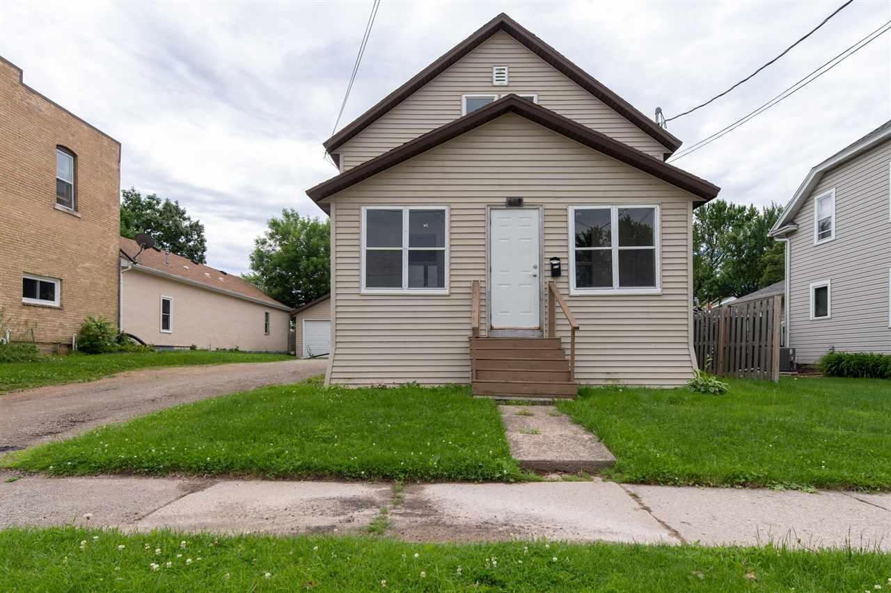 619 5TH Street - Photo 1