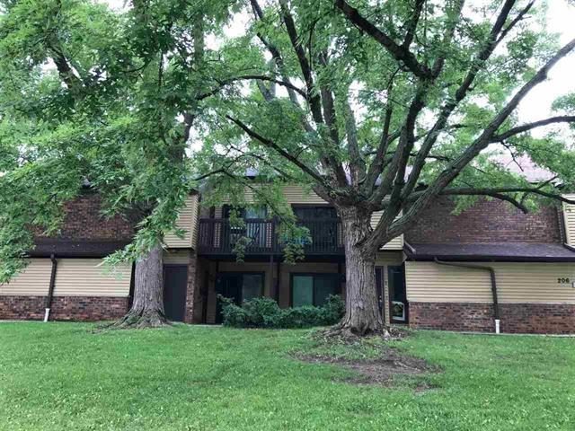 206 Royal Court - Photo 1