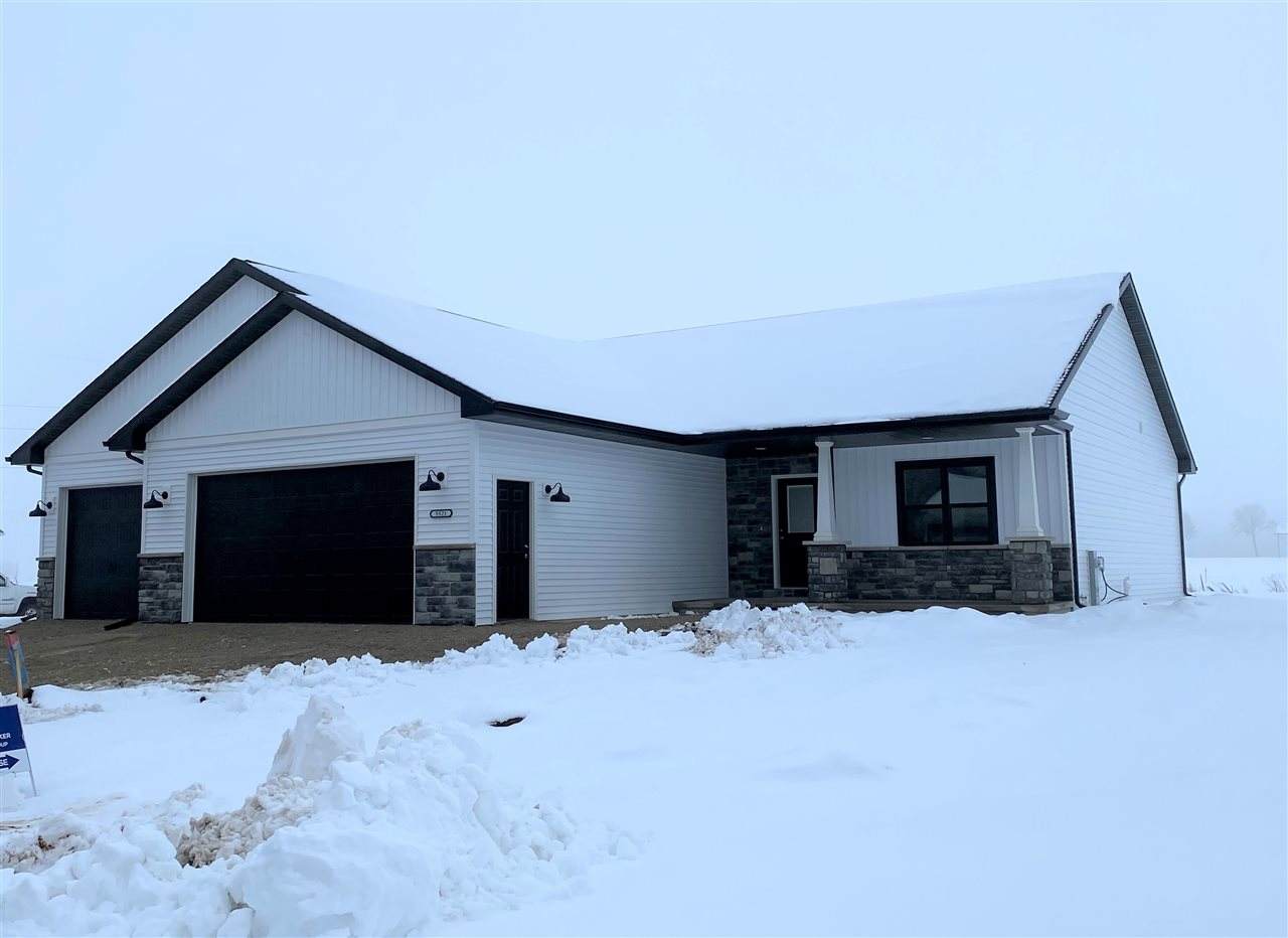 W5521 Hoelzel Way - Photo 1