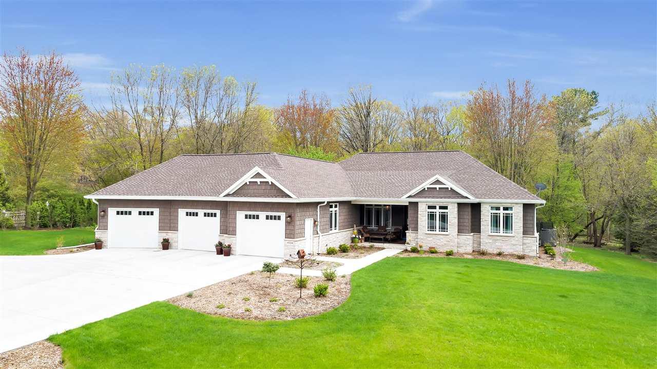 4534 Algonquin Trail - Photo 1