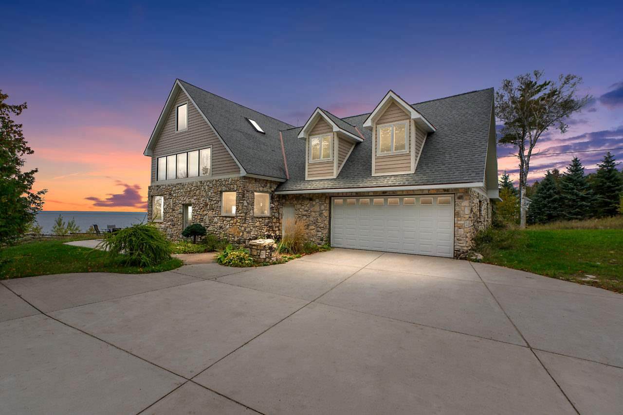8507 Island View Road - Photo 1
