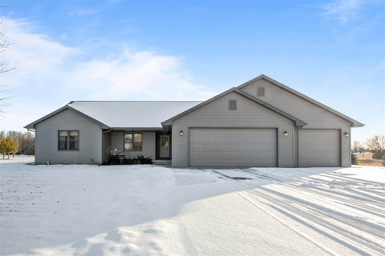 3277 Wismer Lane - Photo 1