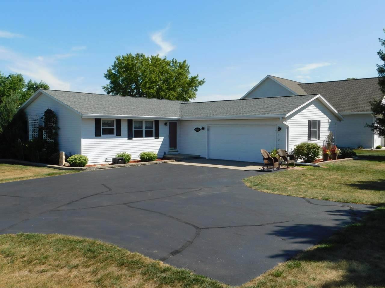 1370 Pinecrest Road - Photo 1