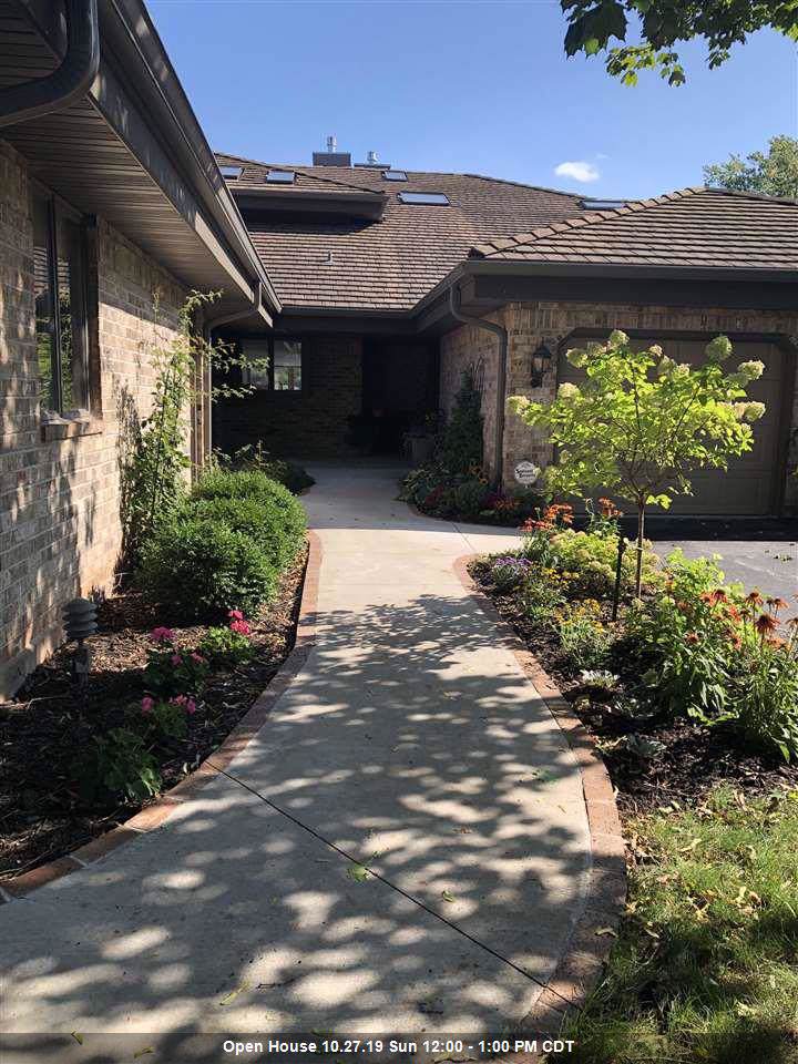 2953 Fox Run - Photo 1