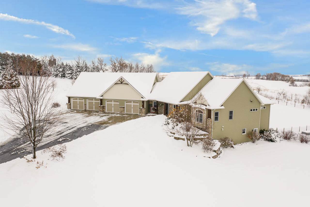 W7575 Schueler Lane - Photo 1