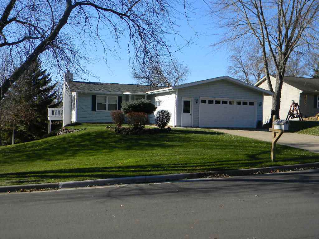 540 Van Dyke Avenue - Photo 1