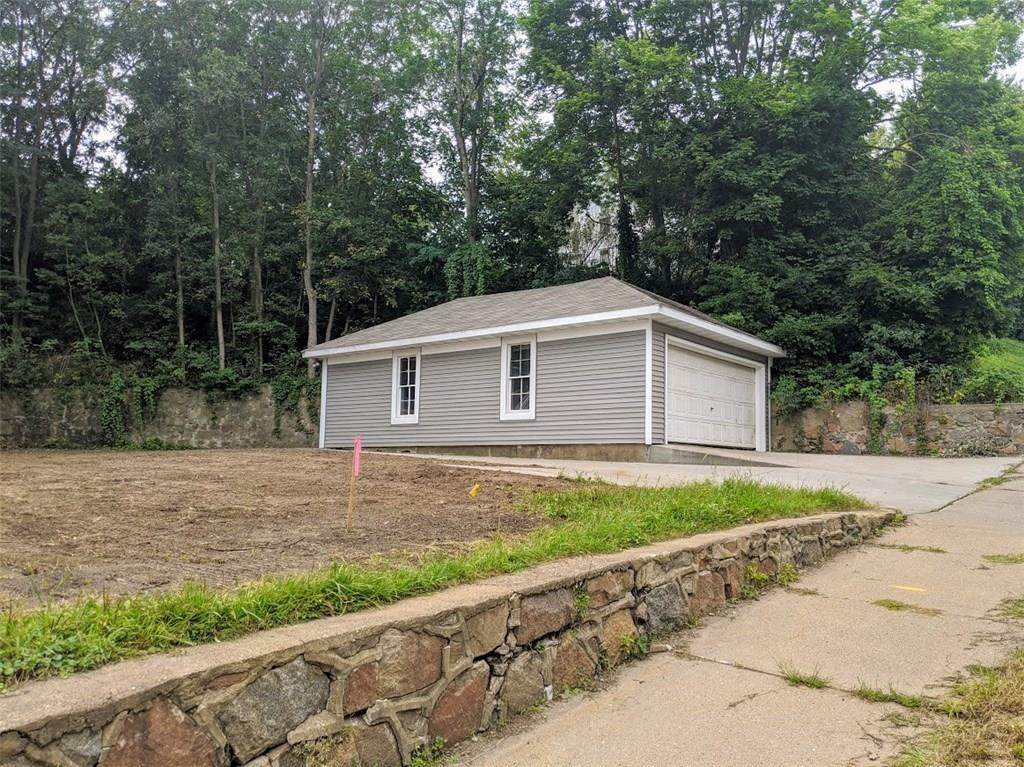 610 Island Street - Photo 1