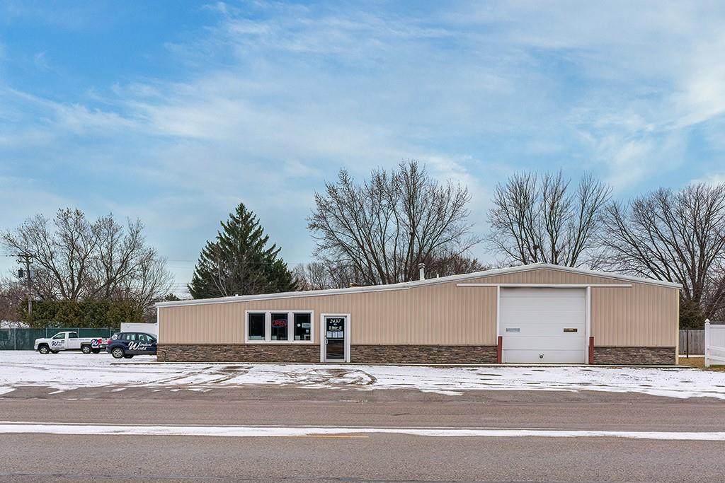 2437 Spooner Avenue - Photo 1