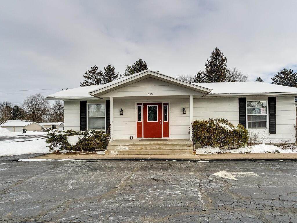 1202 Broadway Street - Photo 1