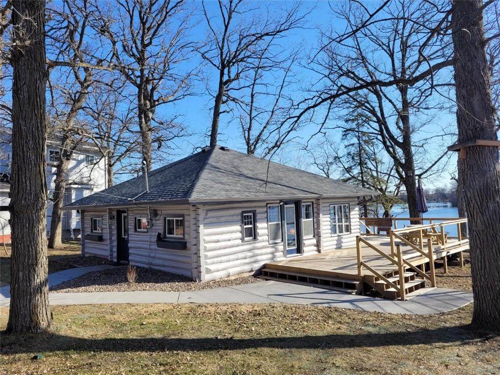 1015 Colan Boulevard - Photo 1