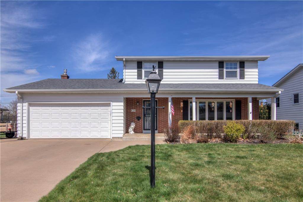 624 Tyler Avenue - Photo 1